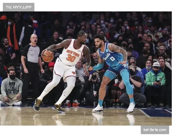 布里奇斯半场外线6中4狂砍18分 黄蜂核心手感火热引领球队攻势